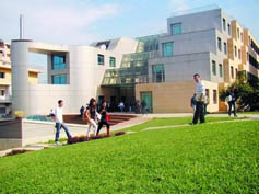 جامعة الروح القدس –الكسليك صرحاً تعليمياً رائداً ومتميزاً منذ العام 1949