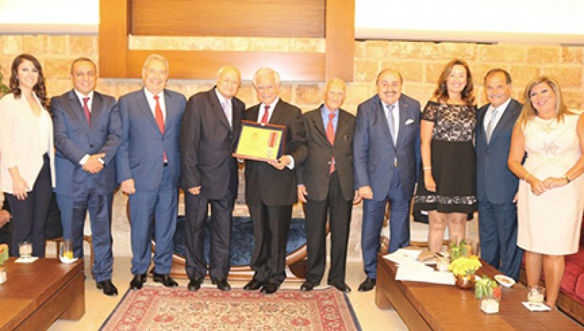 لجنة رواد من لبنان كرمت رئيس الجامعة اللبنانية الأميركية ورسالة تهنئة من رئيس الجمهورية
